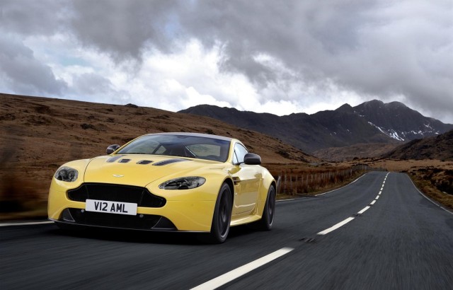 New Aston Martin V12 Vantage S (2).jpg